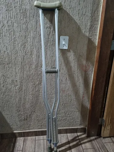 Par de muleta ortopédica regulável