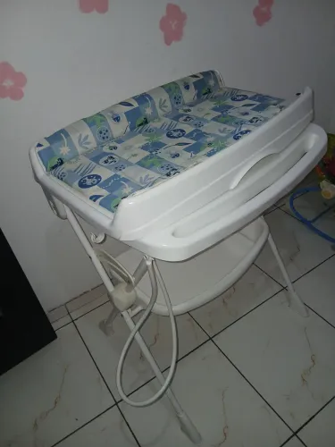 Banheira de Bebê com Suporte e Trocador - ?