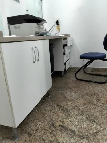 Vende se escrivaninha
