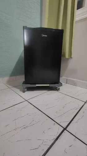 FRIGOBAR MIDEA 67 LITROS, 3 MESES DE USO! NOVINHO!! CARRINHO VAI DE BRINDE!!