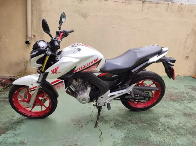 Vendo CB Twister 250 