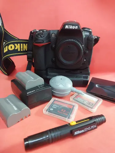 Câmera Nikon D300 nova sem detalhes 