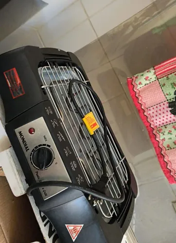 Vendo Churrasqueira Elétrica 127V