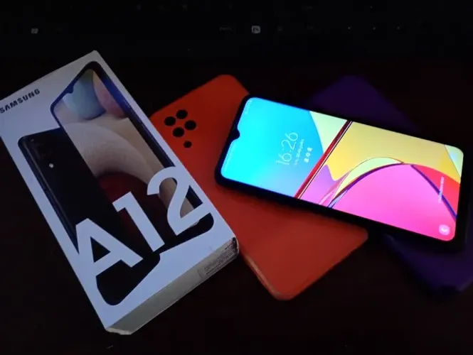 Smartphone Samsung A12 64 GB completo com pelicula e capinhas