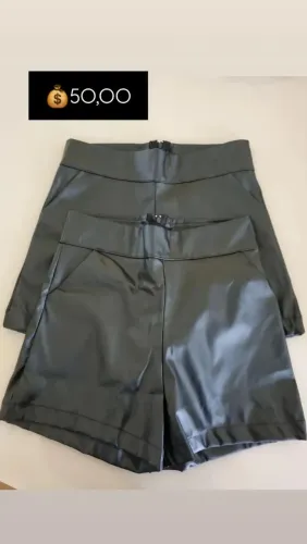 Short/ saia couro fake