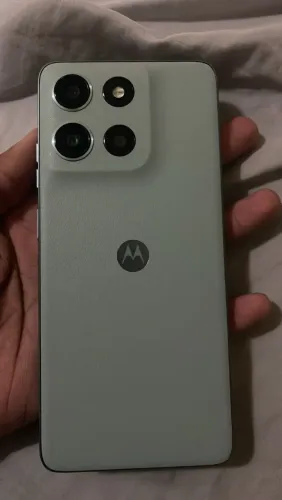 Vende Moto g 56 5g 8gb de ram e 256 de armazenamento. 4 meses de uso, em ótimo estado.