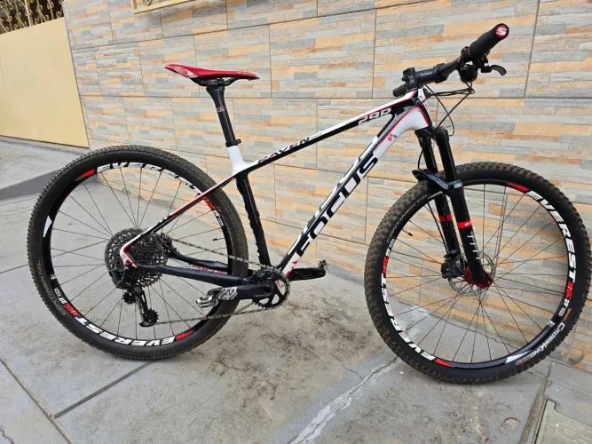 MTB FOCUS RAVEN CARBONO