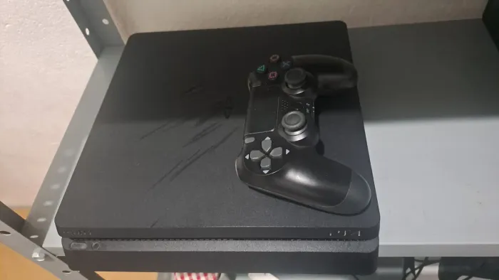 PLAYSTATION 4  PRA SAIR LOGO!!!!