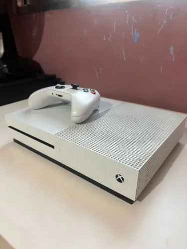 Xbox One S 1TB + Controle original