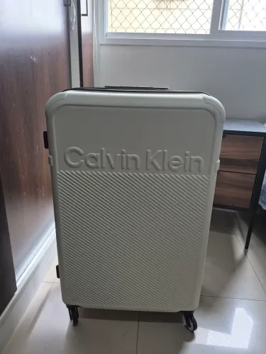 Mala extra grande de rodinhas Calvin Klein