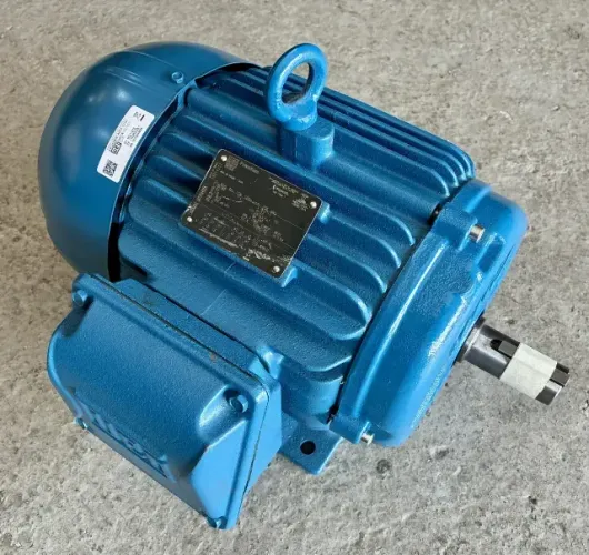 ? Motor Elétrico WEG W22 IR3 - 7,5 CV - 2 Polos - 3.500 RPM - 220/380V