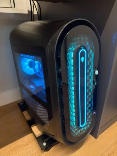 PC GAMER - Alienware Aurora R15