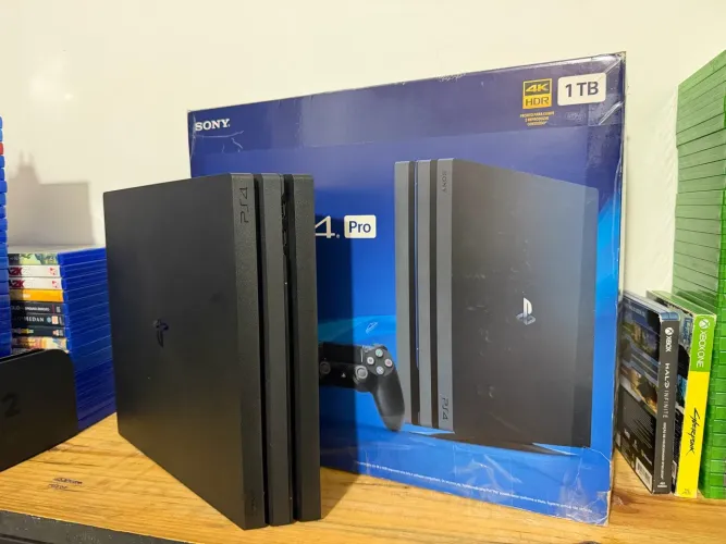 PlayStation 4 Pro Desbloqueado com HD 500GB De Brinde