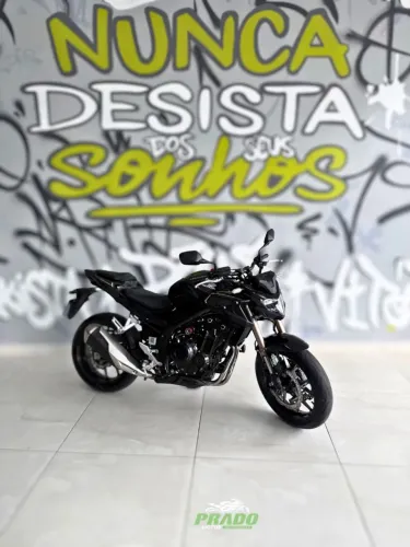 CB 500F, 2023. APENAS 19 MIL KM.?