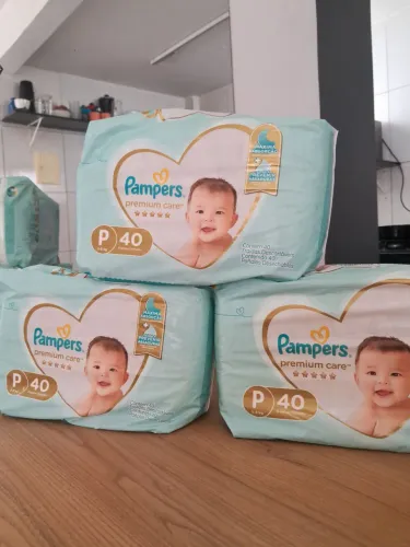 Fraldas Pampers Premium care