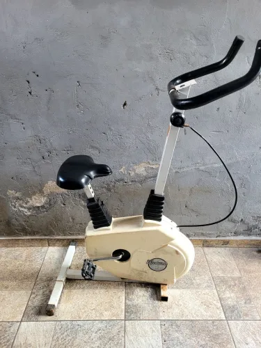 Bicicleta ergometrica moviment 