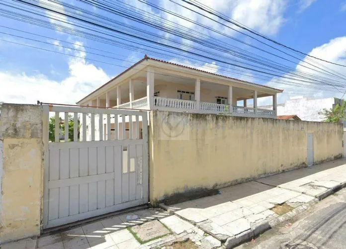 Casa à venda, 4 quartos, 2 suítes, 10 vagas, Atalaia - Aracaju/SE