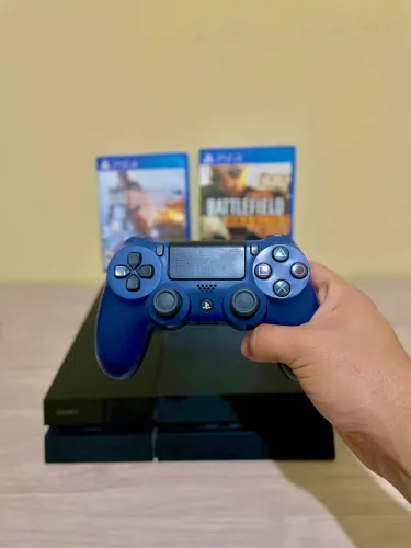 PlayStation 4 1Tb , 1 controle Original +2 jogos