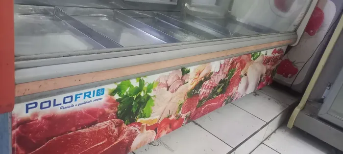 Balcão vitrine de açougue, serra fita , moedora