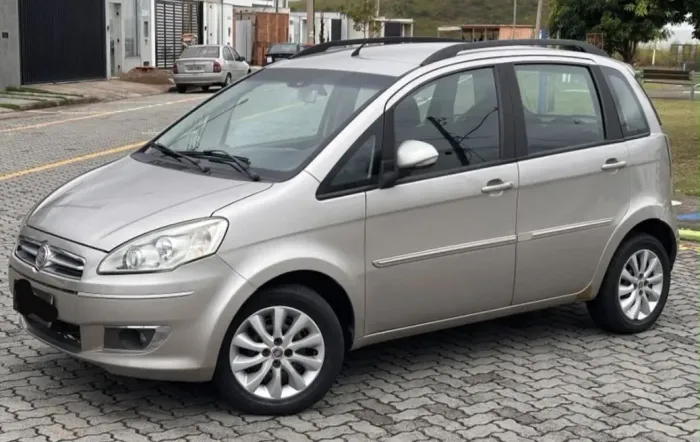 Fiat Idea Attractive 1.4 Fire Flex 8V 5P 2014