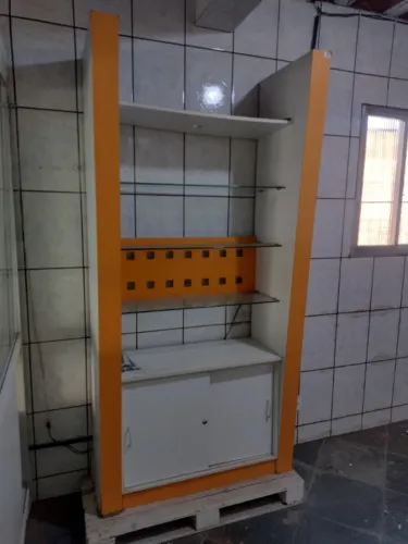 Prateleiras de vidro modular