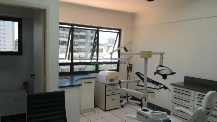 Sala comercial vaga, metrô Santa Cruz, 24 hrs, com estacionamento para visitantes