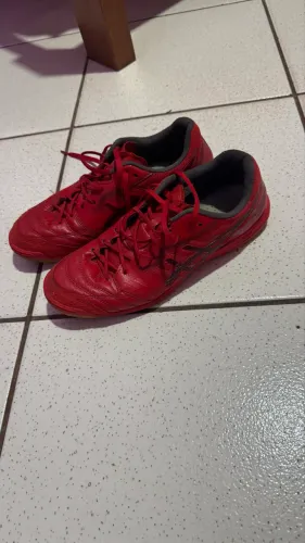 Chuteira de futsal asisc