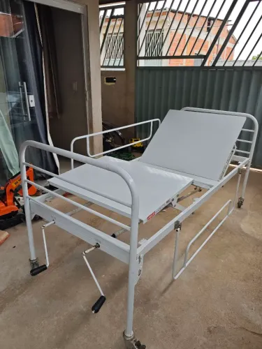 Cama hospitalar com colchão