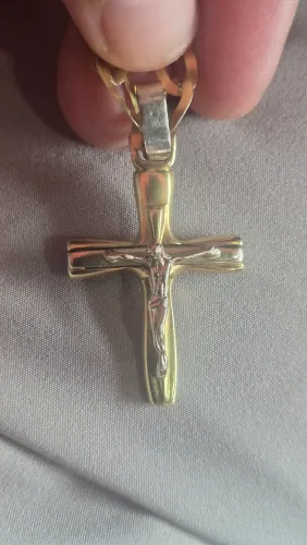 Crucifixo de ouro 18k