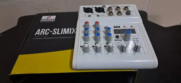 Mesa De Som 4 Canais Arcano Arc-slimix Interface Usb 5v