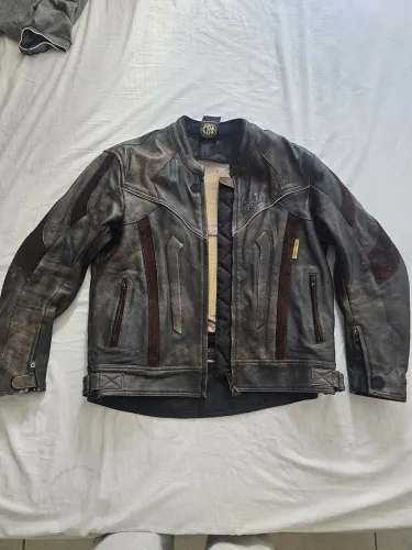 Jaqueta G motociclista couro legítimo. Proteções, faixas refletivas, stretch-usada 1 vez.