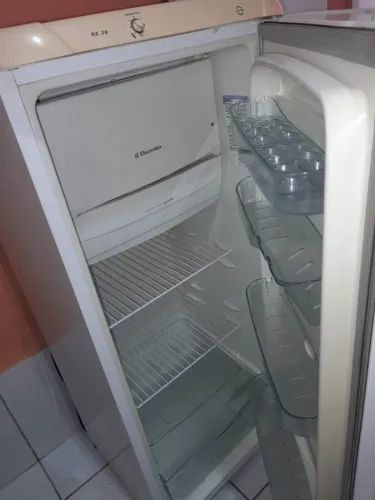 Geladeira Electrolux Compacta 1 Porta Branca - 220V (Funcionando Perfeitamente)