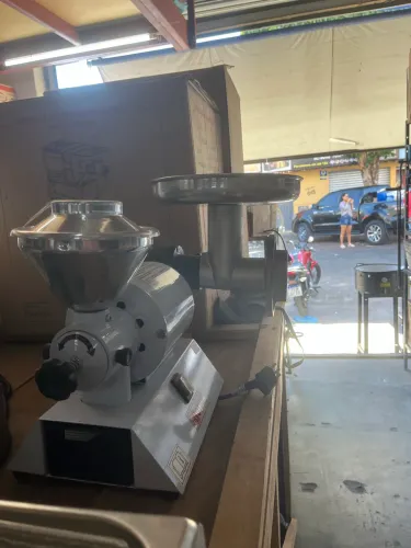 ? Moedor de Carne e Café Botini B5509 Bivolt | Multiuso | Parcelamos no Cartão