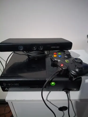 Xbox 360 super slim 