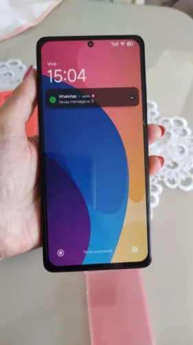 Celular novo , sem detalhes de uso .