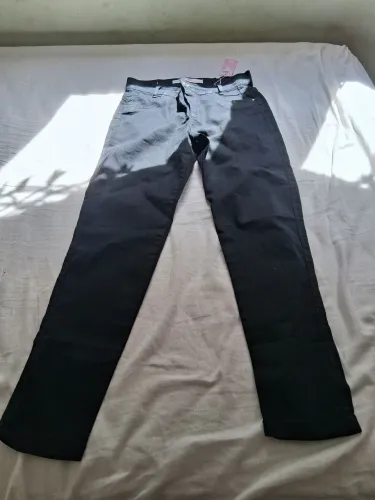 Calça preta jeans tamanho 44