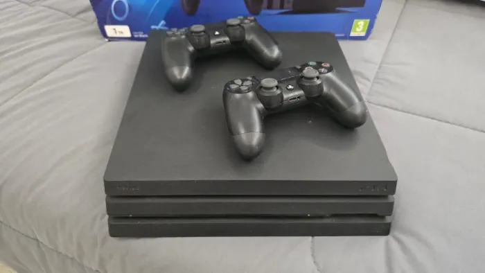 Vídeo Game PS4 PRO 