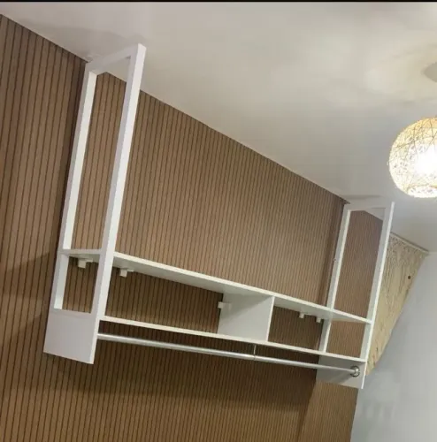 Arrara de roupas lindas e conservadas