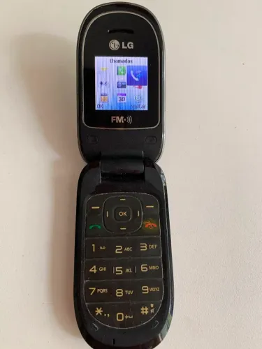 Celular relíquia LG funcionando perfeito