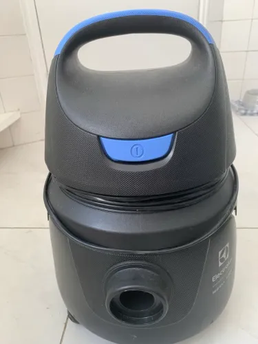 Aspirador de pó Eletrolux com 1400w 220v