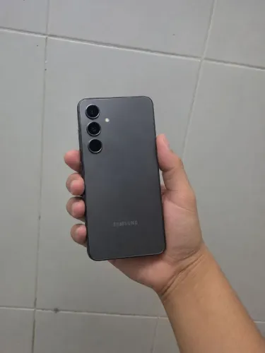 Samsung S24