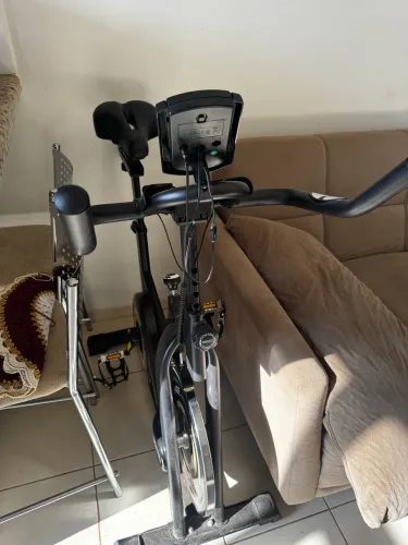 Bicicleta Ergométrica Spinning Odin Fit (Linha Chase) - Volante 5kg - Impecável!