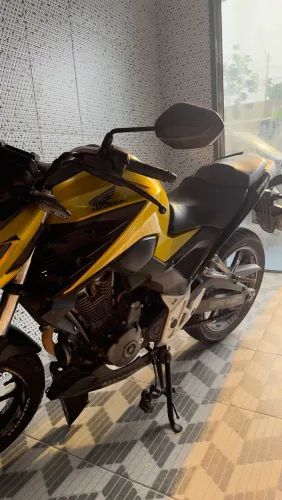 CB300f À VENDA
