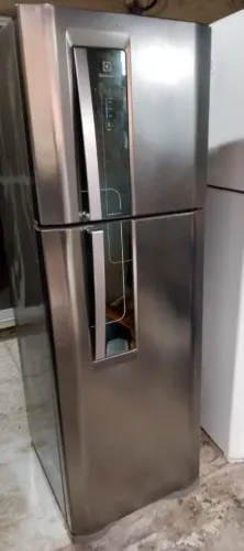 ?vendo geladeira funcionando perfeitamente com garantia
