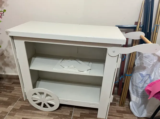 Carrinho branco decorativo