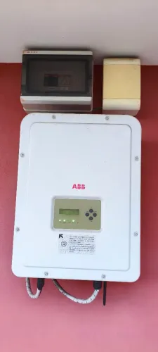 Inversor on Grid ABB usado porém funcionando perfeitamente 