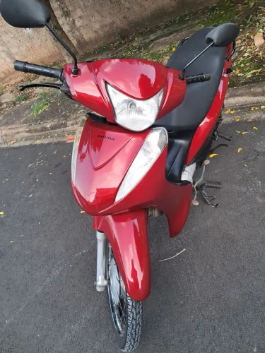 Honda bis documentos e carenagem tudo ok e original única dona