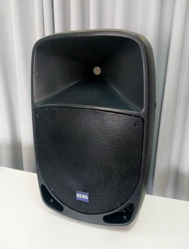 Caixa de som ATIVA DE 15" BLUETOOTH PARA IGREJAS, BARES, MUSICA AO VIVO, PALESTRAS COM BOM