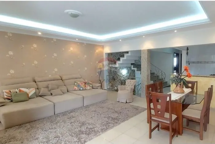 Oportunidade! Casa a venda Completa Porteira Fechada  350m², 4 Quartos e Piscina | Parque 