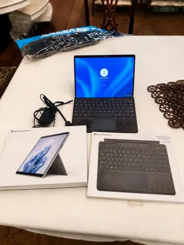 Surface Pro 9 i5 8GB 256GB | Teclado Original Microsoft | Bateria 94,2%